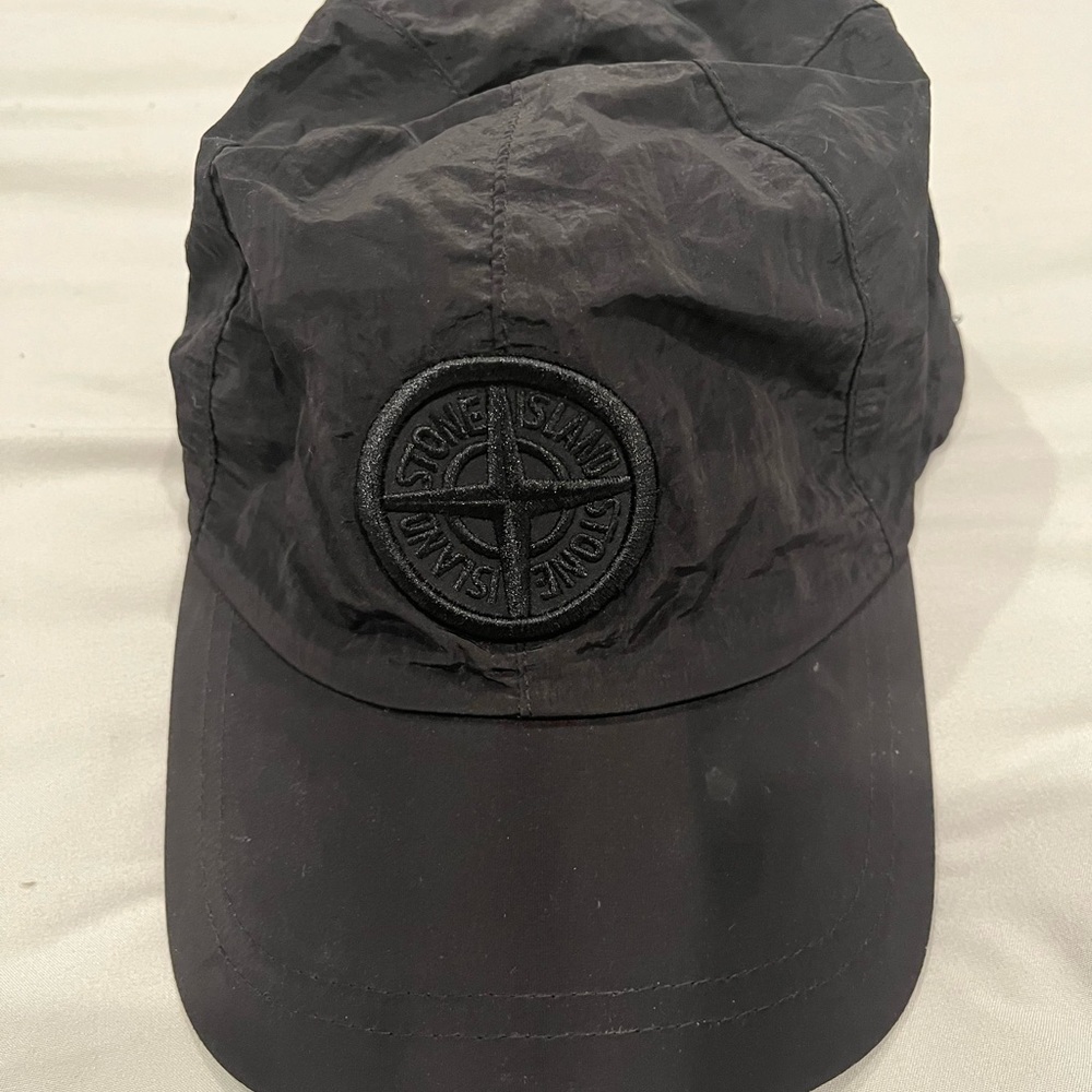 Stone island black embroidered cap